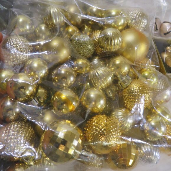 Gold Holiday Ornaments with (3) blown glass heart ornaments - Picture 6 of 7